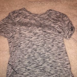Cute trendy Lululemon shirt
